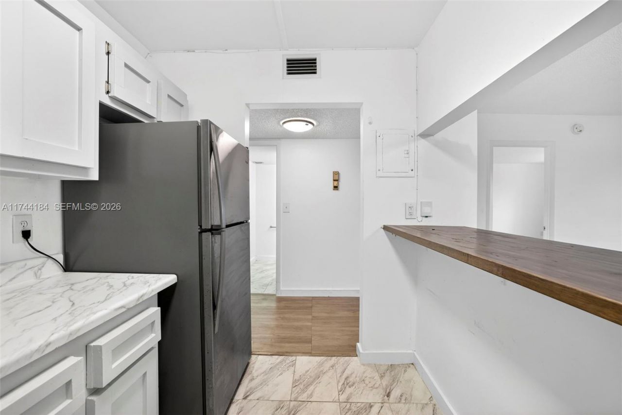 4174 Inverrary Drive, Unit 706, Lauderhill, FL 33319 Photo