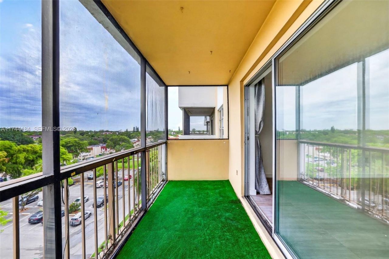 4174 Inverrary Drive, Unit 706, Lauderhill, FL 33319 Photo
