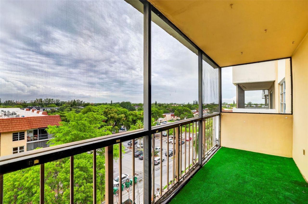4174 Inverrary Drive, Unit 706, Lauderhill, FL 33319 Photo