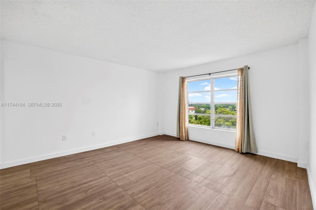 4174 Inverrary Drive, Unit 706, Lauderhill, FL 33319 Photo