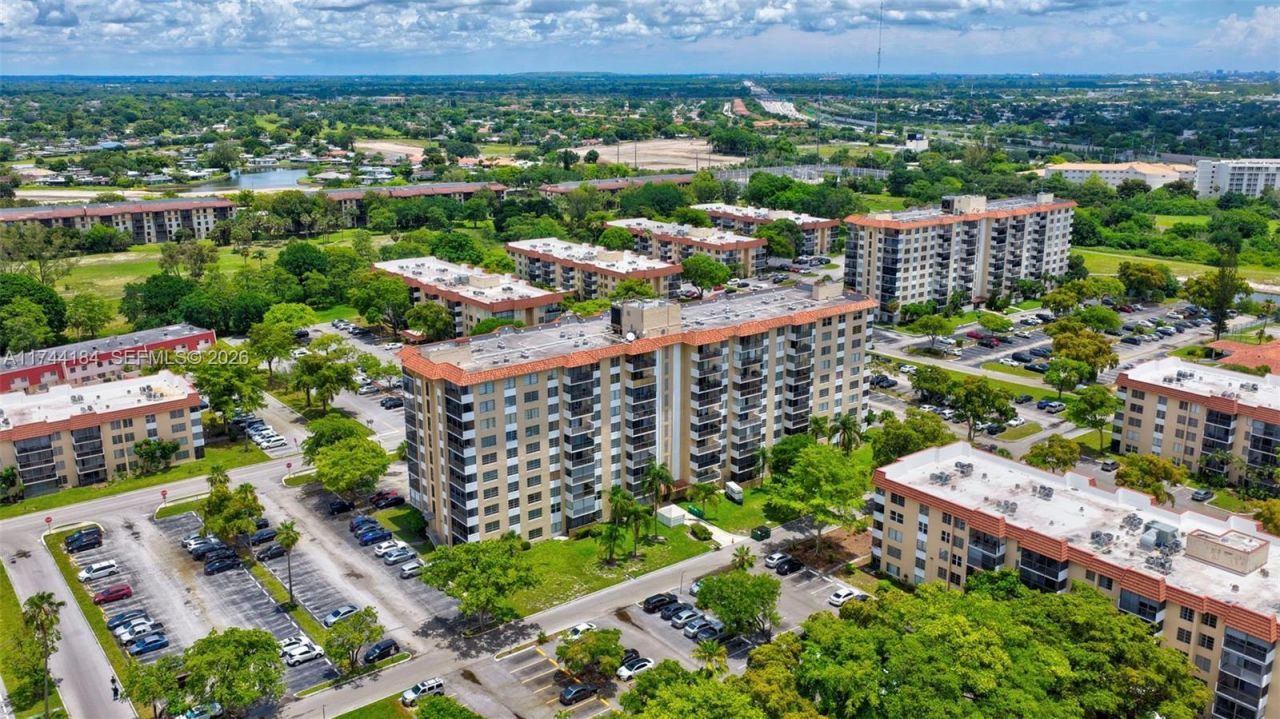 4174 Inverrary Drive, Unit 706, Lauderhill, FL 33319 Photo