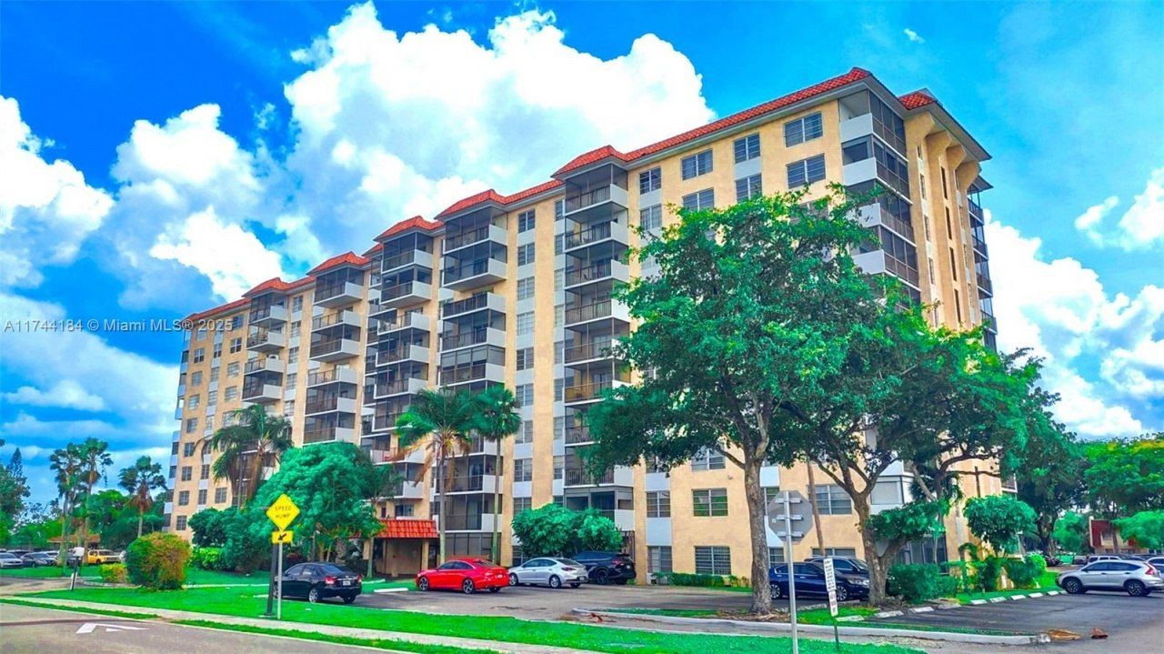 4174 Inverrary Drive, Unit 706, Lauderhill, FL 33319 Photo