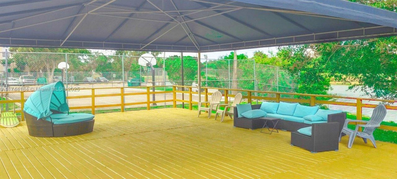 4174 Inverrary Drive, Unit 706, Lauderhill, FL 33319 Photo