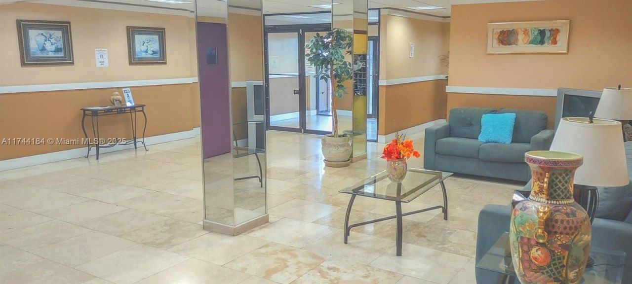 4174 Inverrary Drive, Unit 706, Lauderhill, FL 33319 Photo