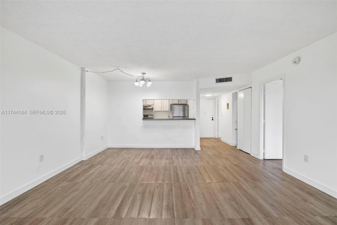 4174 Inverrary Drive, Unit 706, Lauderhill, FL 33319 Photo
