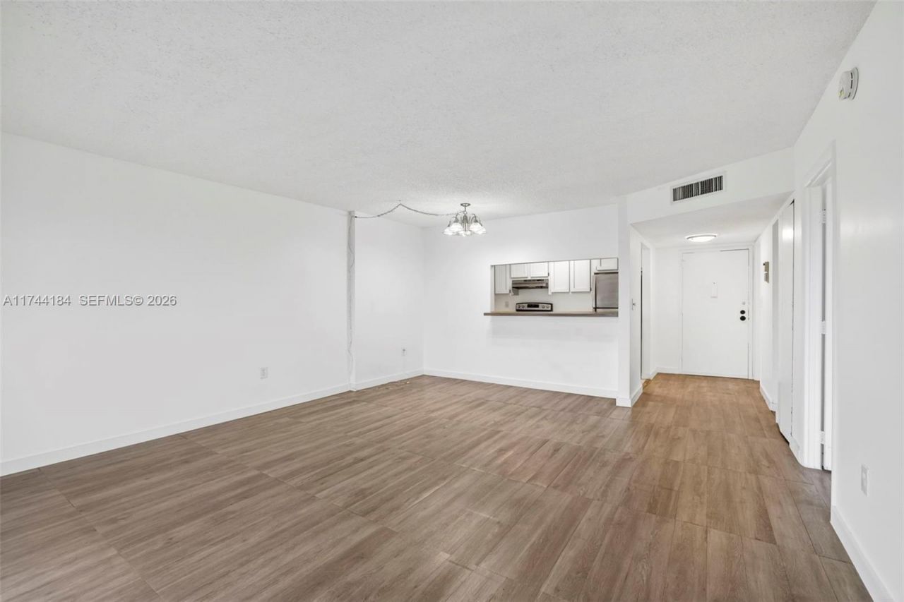 4174 Inverrary Drive, Unit 706, Lauderhill, FL 33319 Photo