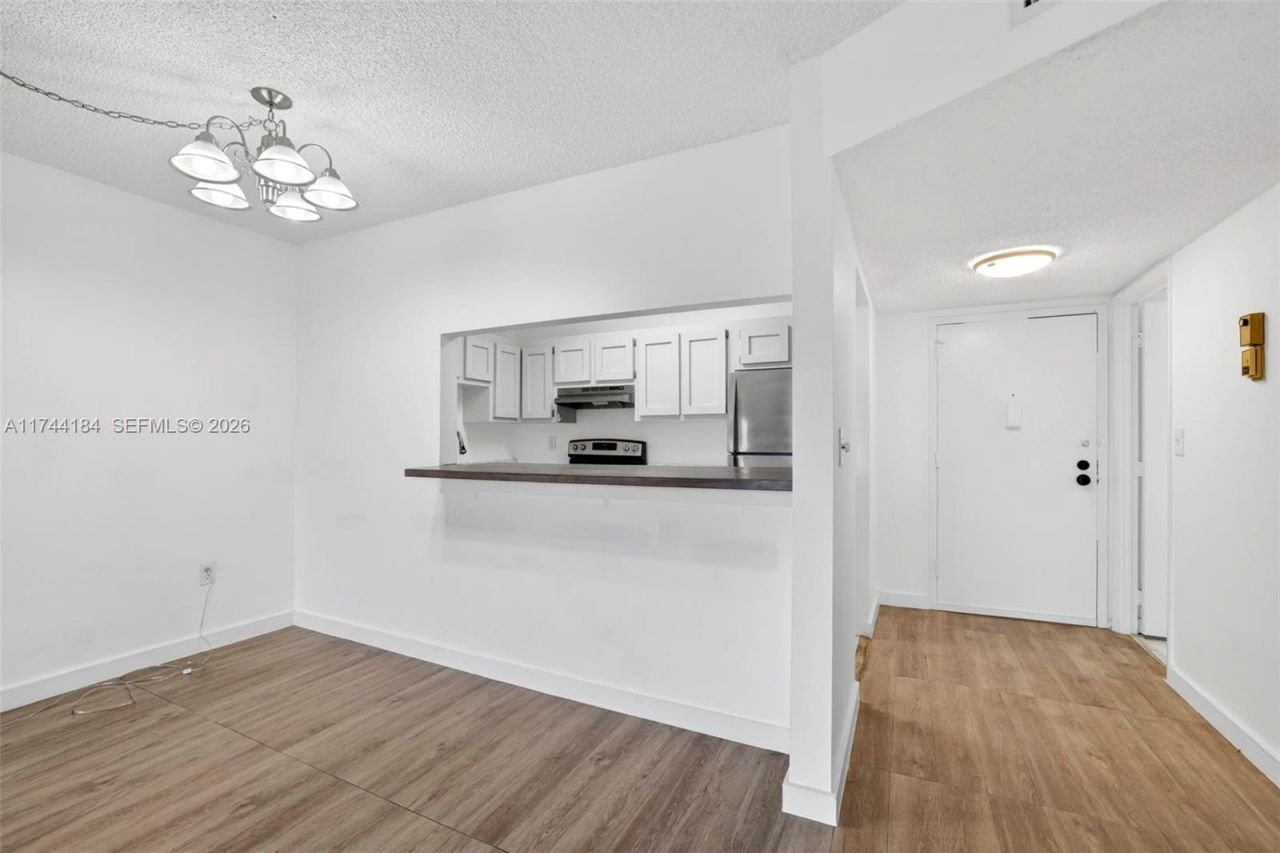 4174 Inverrary Drive, Unit 706, Lauderhill, FL 33319 Photo