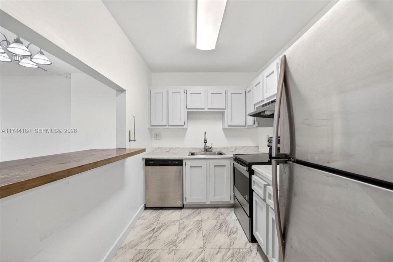 4174 Inverrary Drive, Unit 706, Lauderhill, FL 33319 Photo