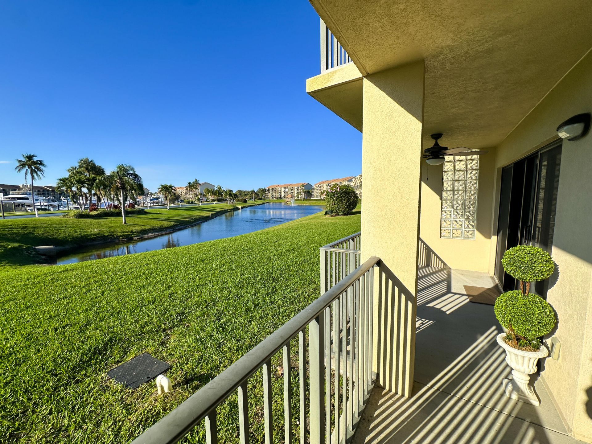 901 Seafarer Circle, Unit 105, Jupiter, FL 33477 Photo