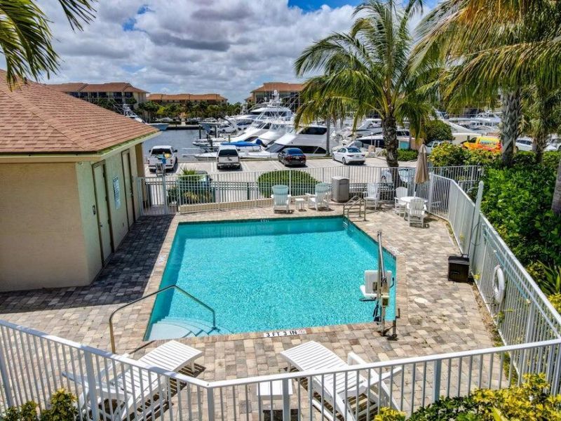 901 Seafarer Circle, Unit 105, Jupiter, FL 33477 Photo