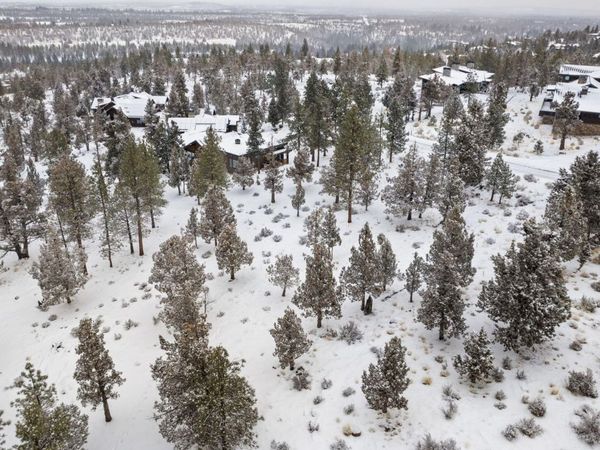 3700 NW Perspective Drive, Bend, OR 97703