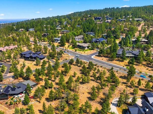 3700 NW Perspective Drive, Bend, OR 97703