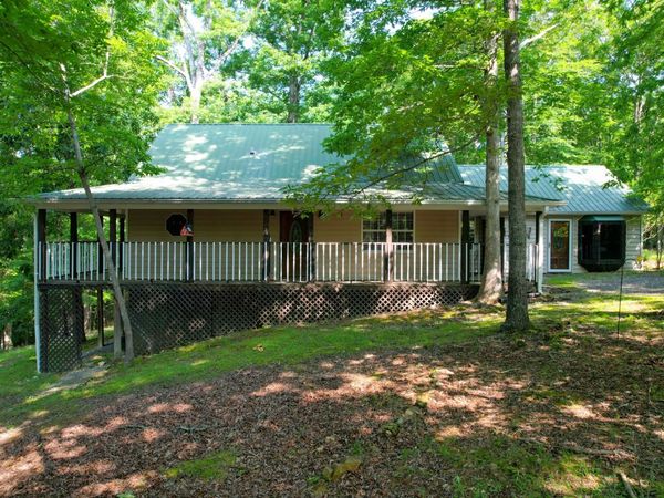 1678 Four Seasons Dr, Smithville, TN 37166