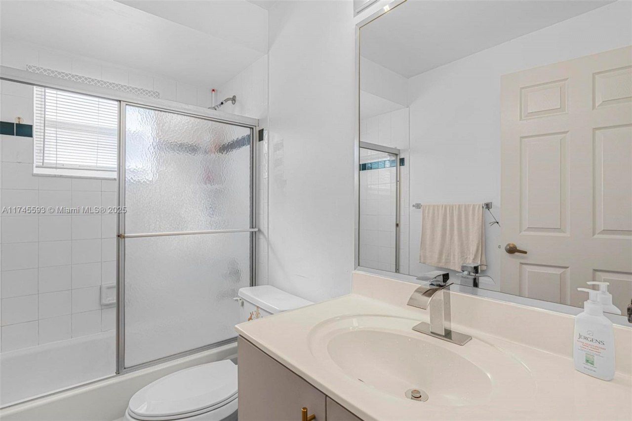 13275 NW 15th St, Pembroke Pines, FL 33028 Photo