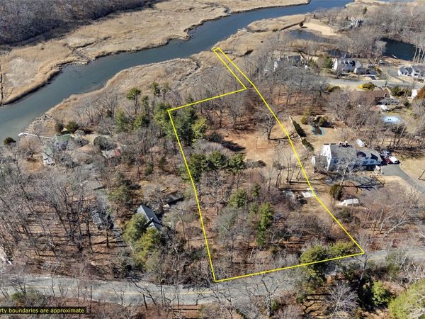 326A Nissequogue River Road, Saint James, NY 11780