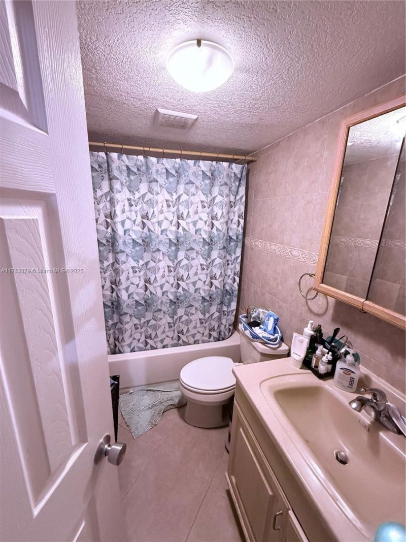 6175 W 20th Ave, Unit 205, Hialeah, FL 33012 Photo