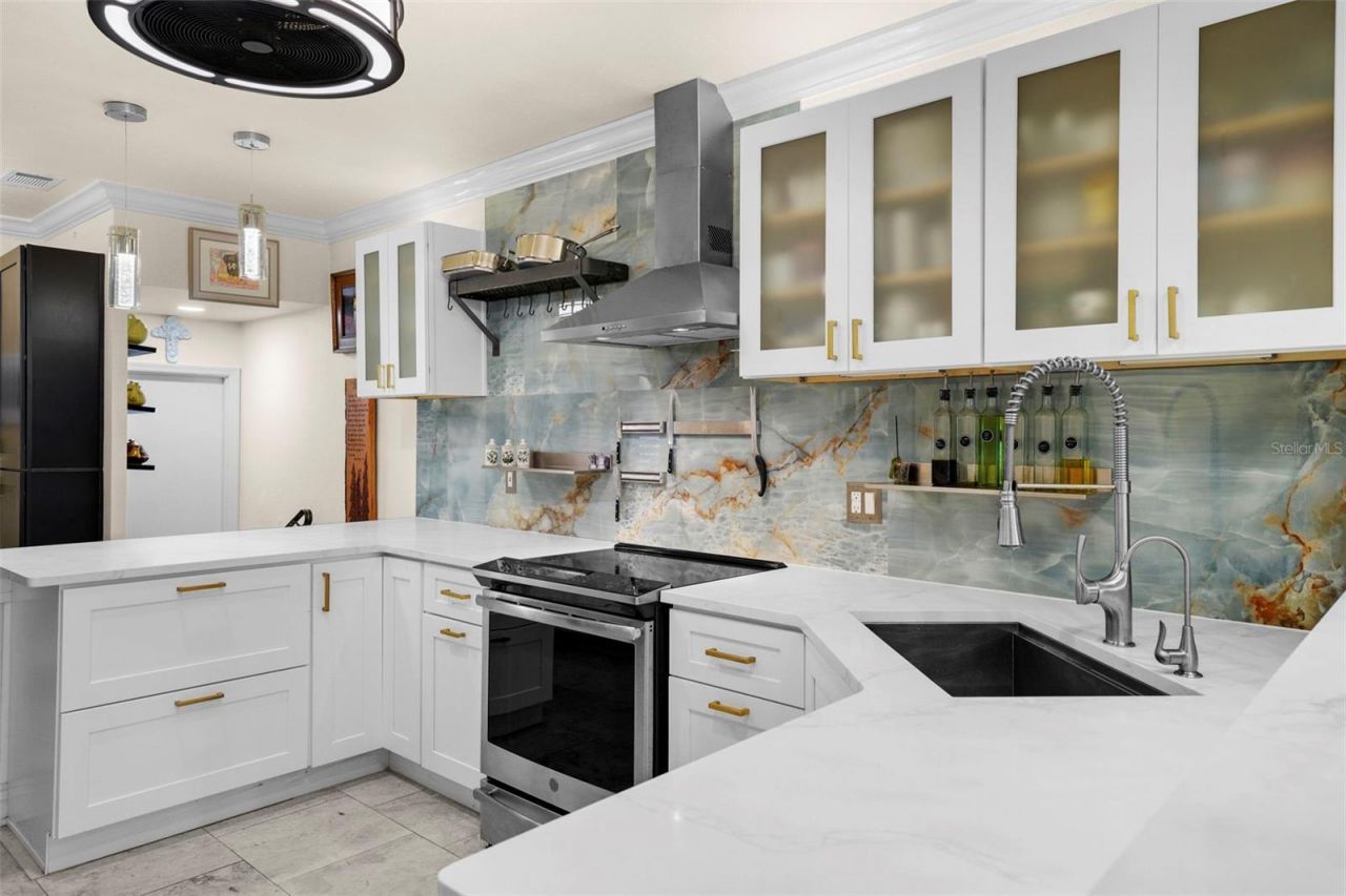 1661 Watermark Circle Ne, Unit C, Saint Petersburg, FL 33702 Photo