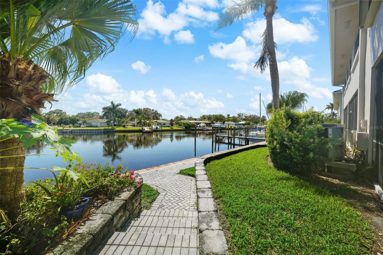 1661 Watermark Circle Ne, Unit C, Saint Petersburg, FL 33702 Photo