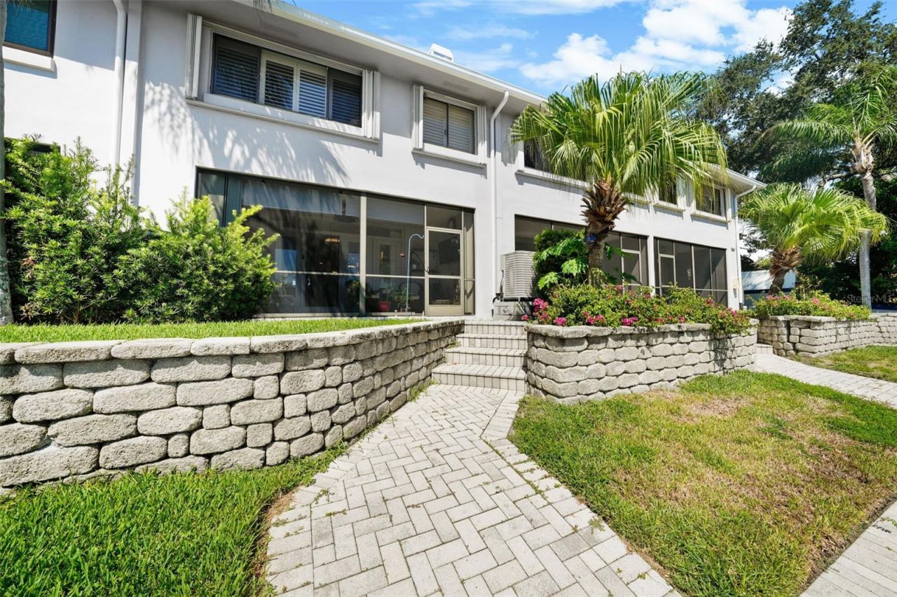 1661 Watermark Circle Ne, Unit C, Saint Petersburg, FL 33702 Photo