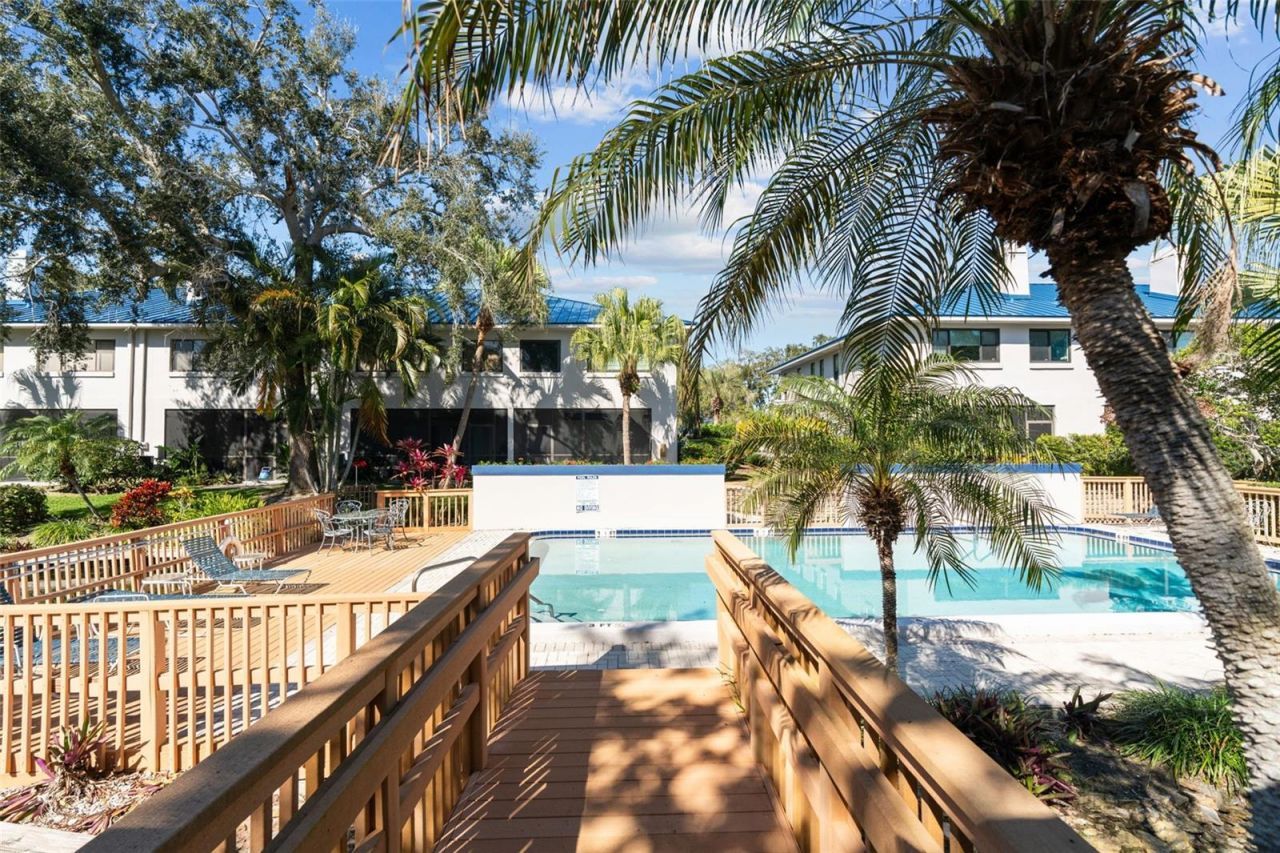 1661 Watermark Circle Ne, Unit C, Saint Petersburg, FL 33702 Photo