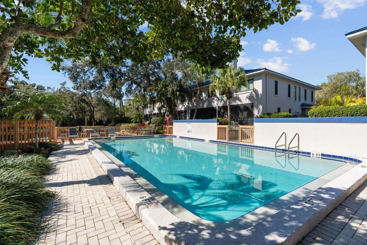 1661 Watermark Circle Ne, Unit C, Saint Petersburg, FL 33702 Photo