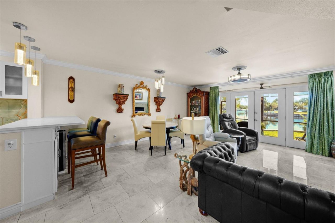 1661 Watermark Circle Ne, Unit C, Saint Petersburg, FL 33702 Photo