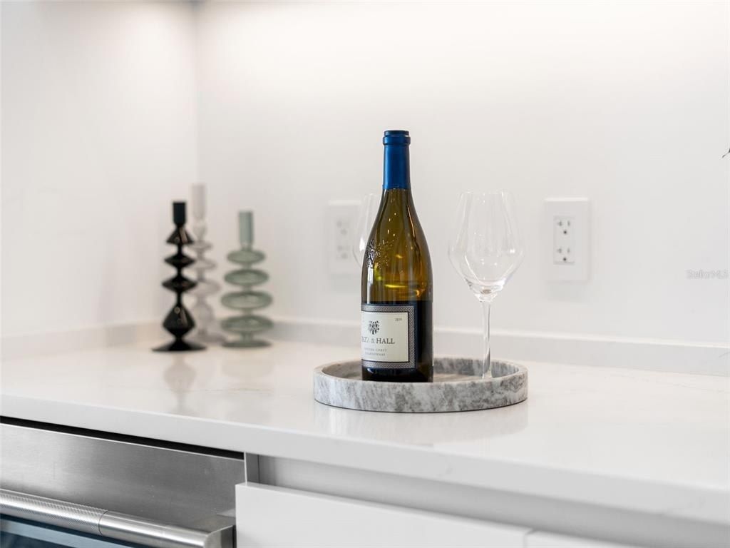 301 Quay Commons, Unit 1809, Sarasota, FL 34236 Photo