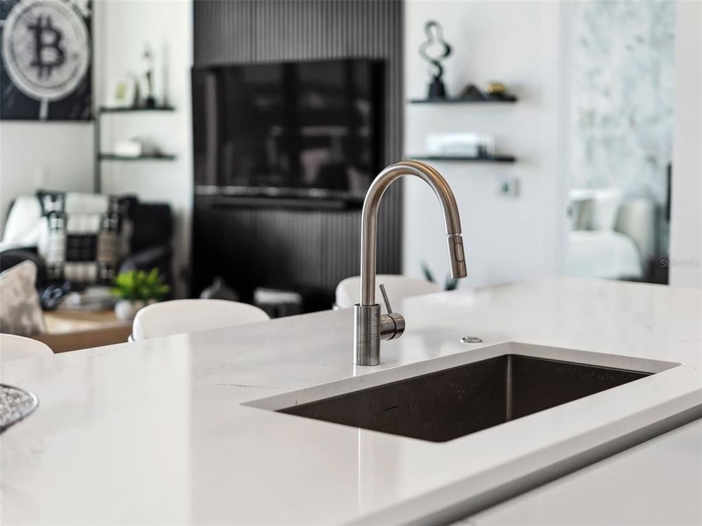 301 Quay Commons, Unit 1809, Sarasota, FL 34236 Photo