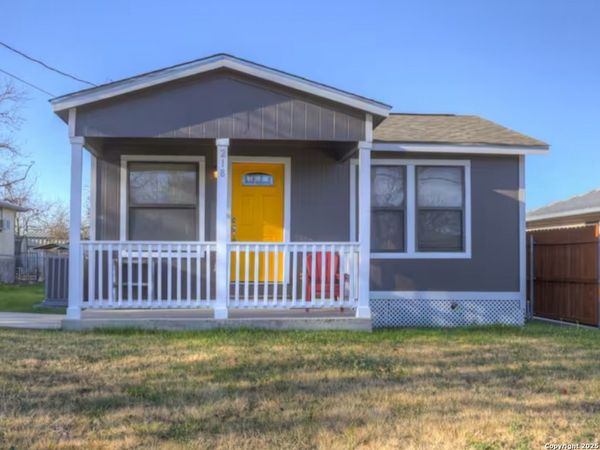 218 S Peach Ave, New Braunfels, TX 78130