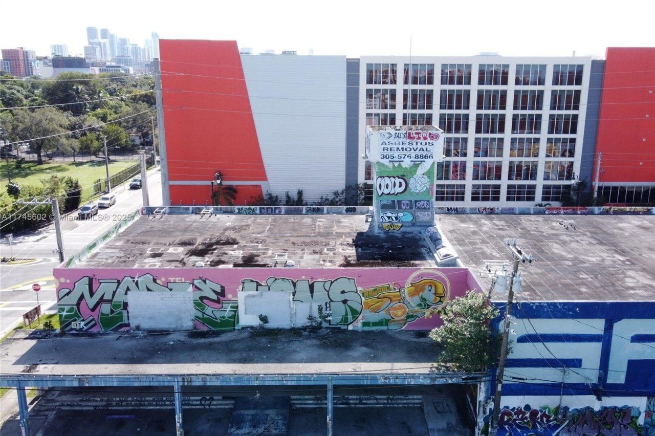 321 NW 37th St, Miami, FL 33127 Photo