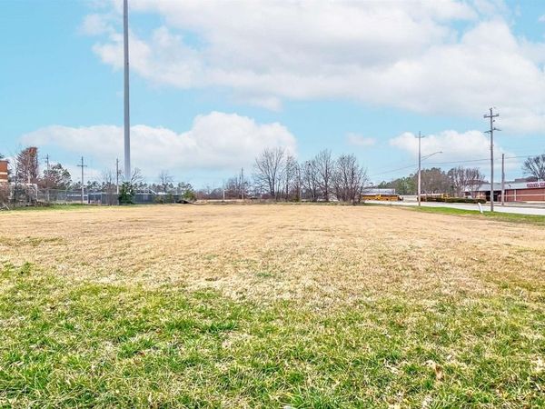 7999 CLUB CENTER RD, Memphis, TN 38016