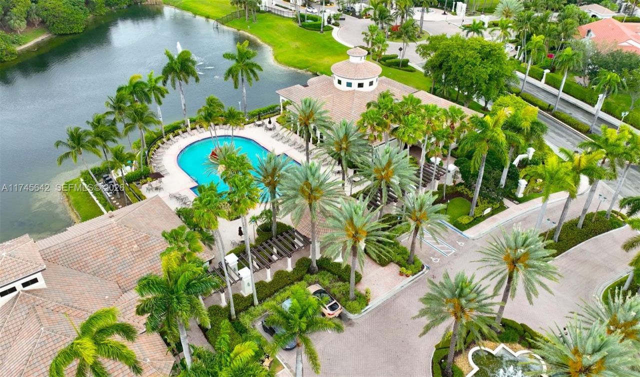 920 Captiva Dr, Hollywood, FL 33019 Photo