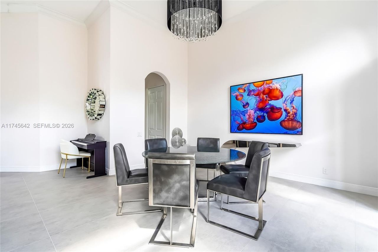 920 Captiva Dr, Hollywood, FL 33019 Photo