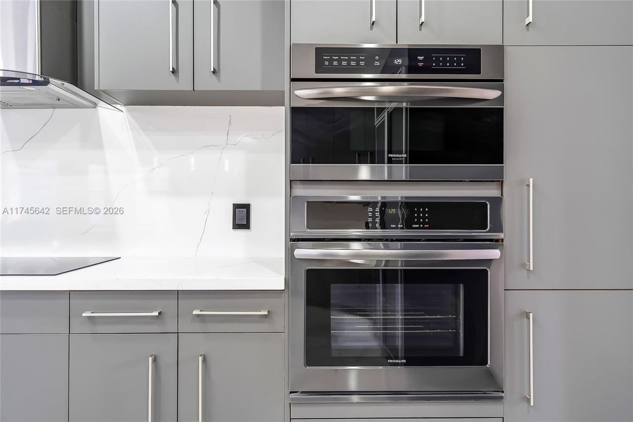 920 Captiva Dr, Hollywood, FL 33019 Photo