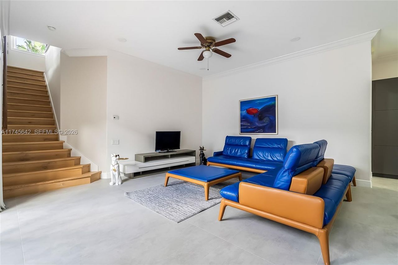 920 Captiva Dr, Hollywood, FL 33019 Photo