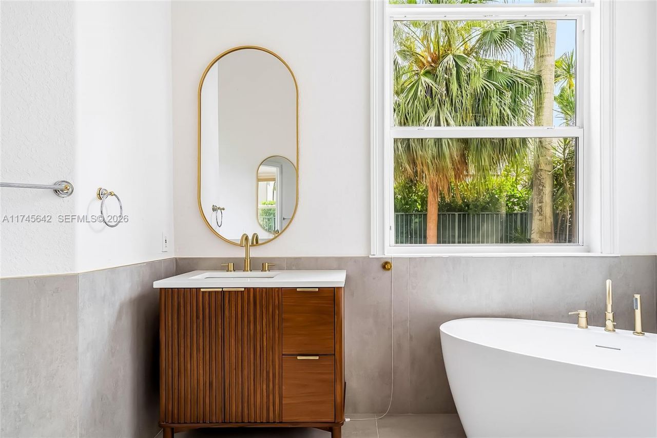 920 Captiva Dr, Hollywood, FL 33019 Photo