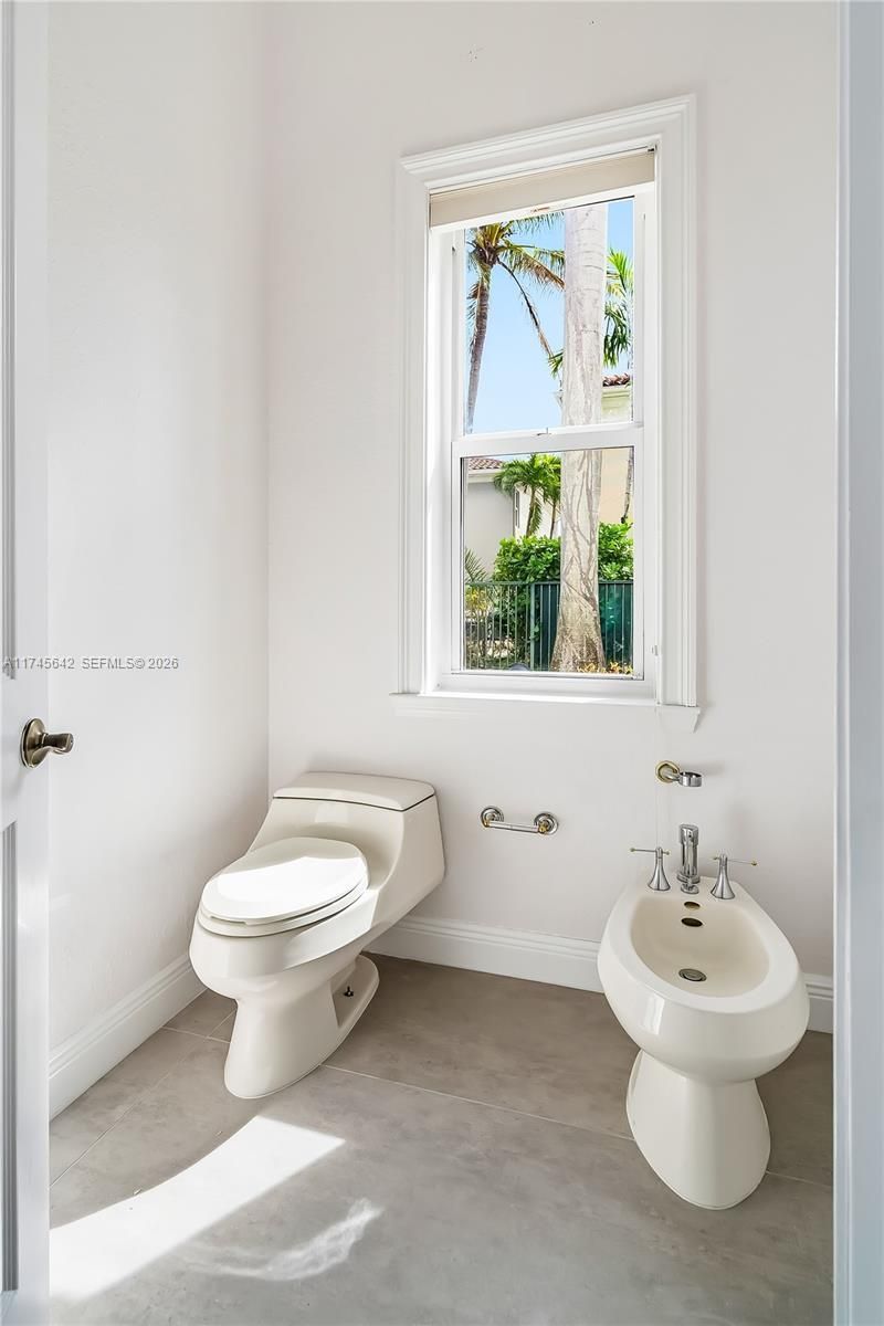 920 Captiva Dr, Hollywood, FL 33019 Photo