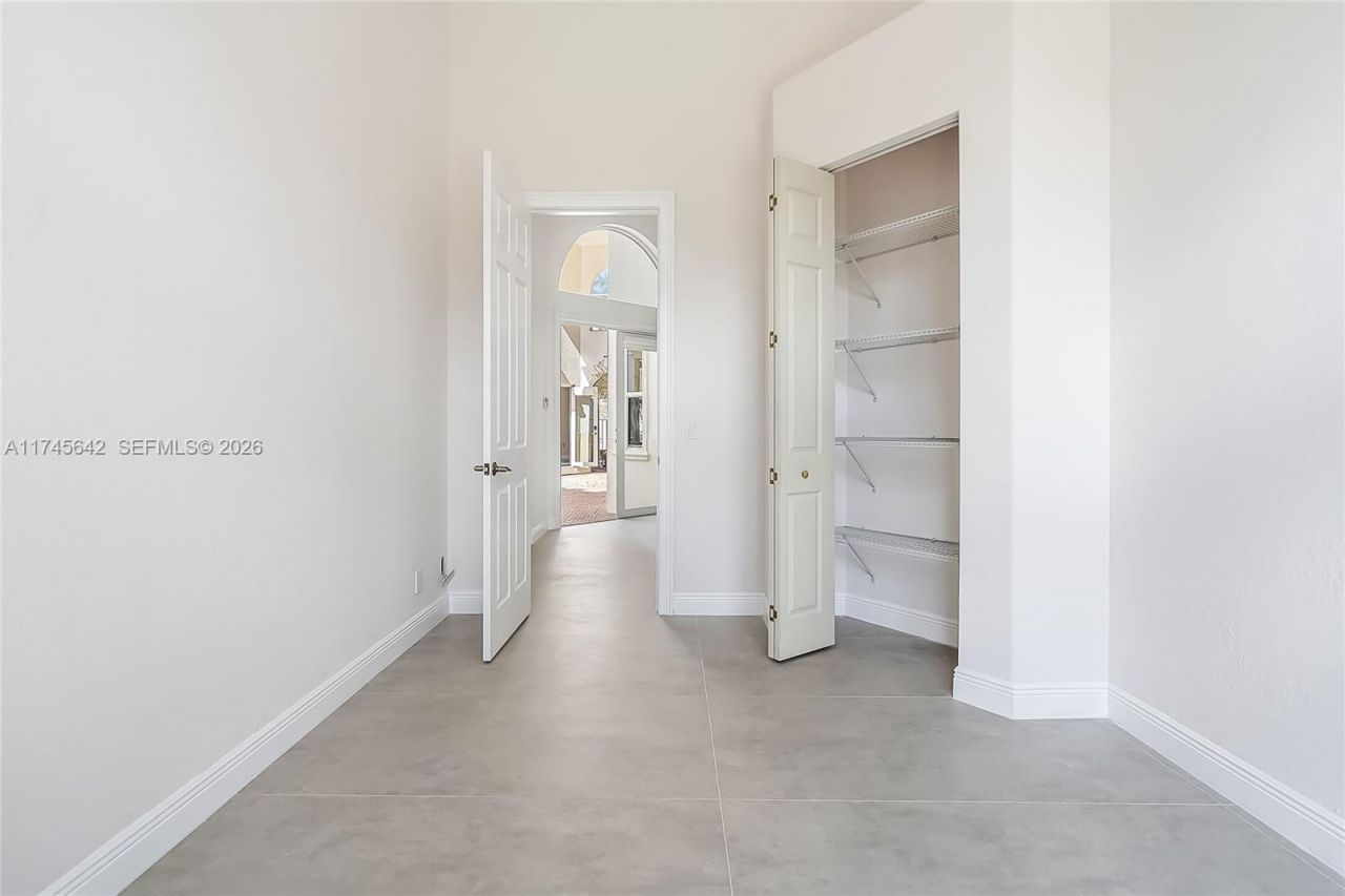 920 Captiva Dr, Hollywood, FL 33019 Photo