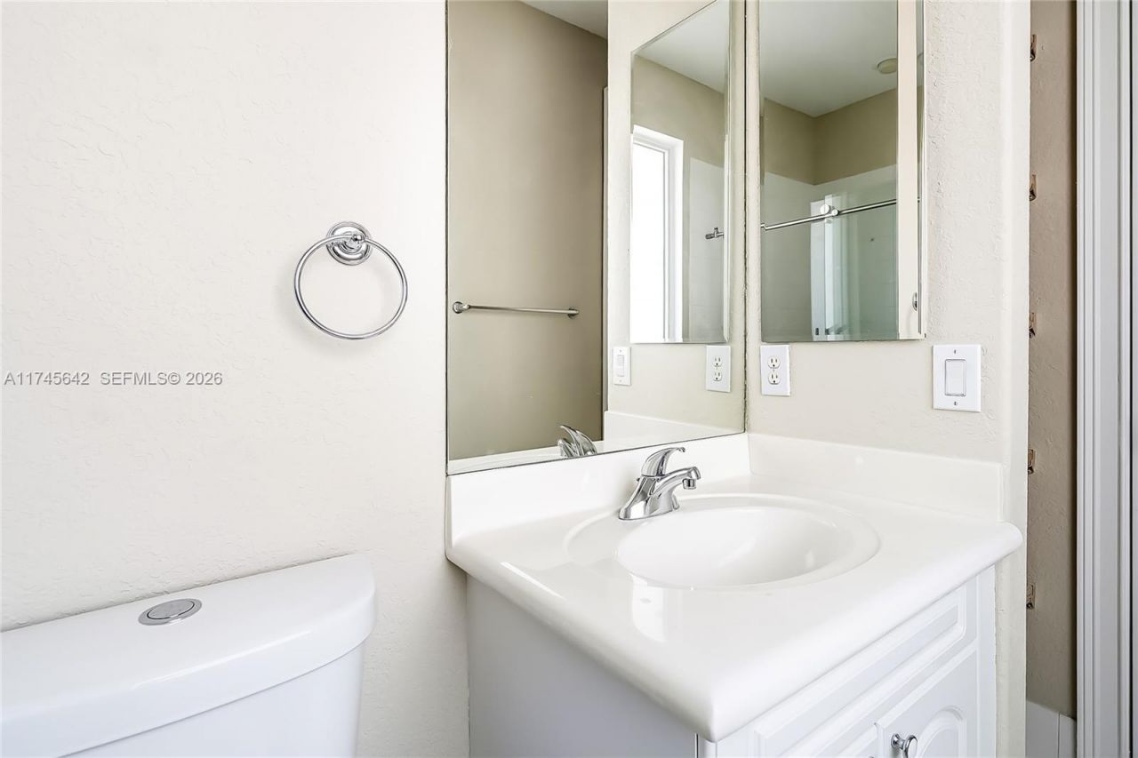 920 Captiva Dr, Hollywood, FL 33019 Photo