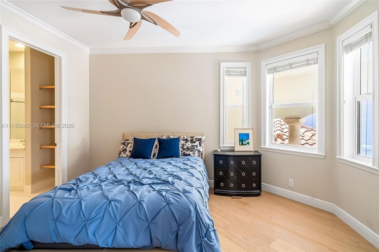 920 Captiva Dr, Hollywood, FL 33019 Photo