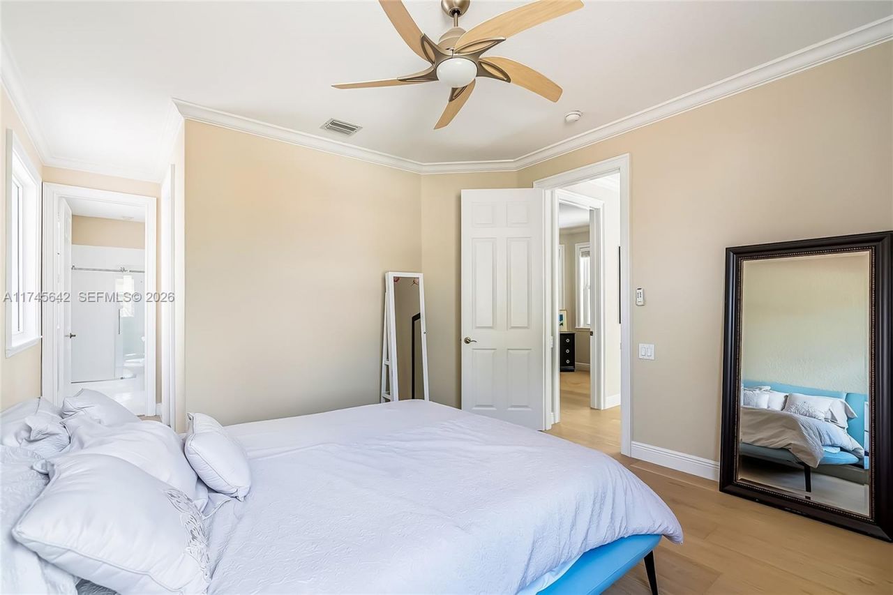 920 Captiva Dr, Hollywood, FL 33019 Photo