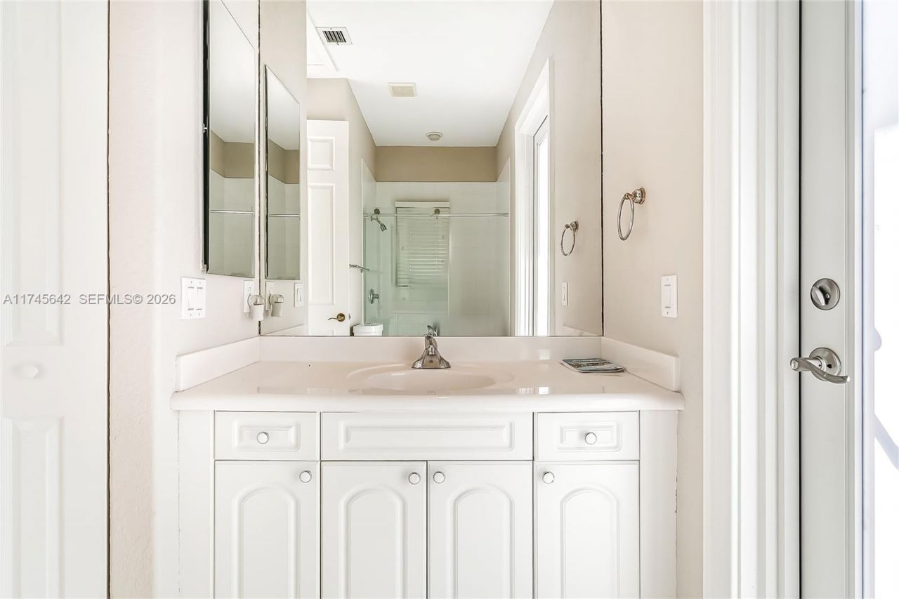 920 Captiva Dr, Hollywood, FL 33019 Photo