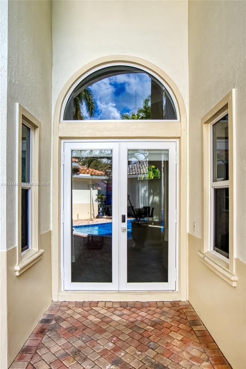 920 Captiva Dr, Hollywood, FL 33019 Photo