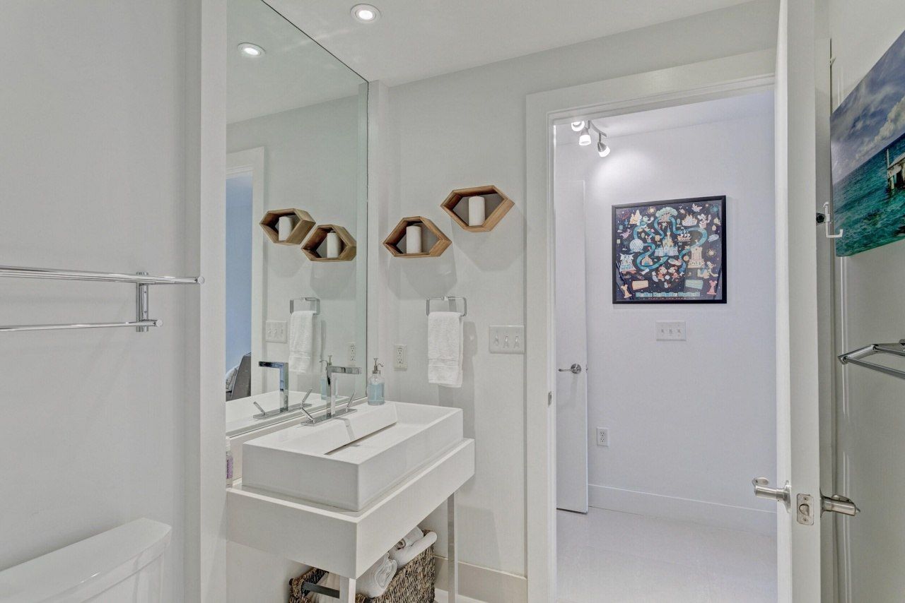 155 S Ocean Avenue, Unit 205, Palm Beach Shores, FL 33404 Photo