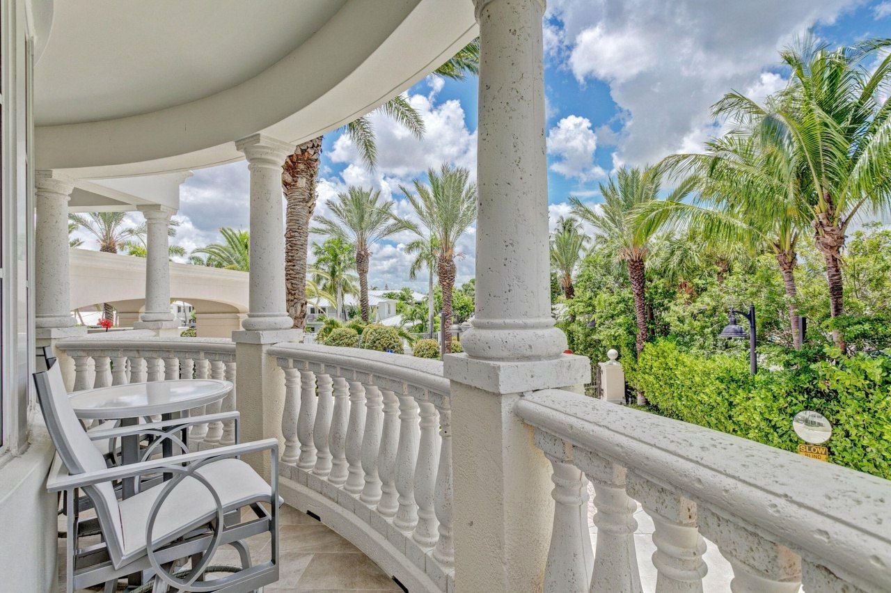 155 S Ocean Avenue, Unit 205, Palm Beach Shores, FL 33404 Photo