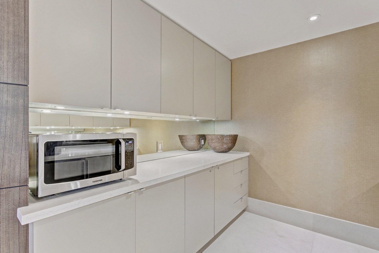 155 S Ocean Avenue, Unit 205, Palm Beach Shores, FL 33404 Photo