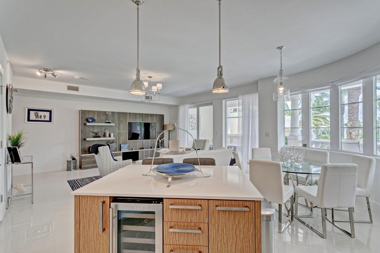 155 S Ocean Avenue, Unit 205, Palm Beach Shores, FL 33404 Photo