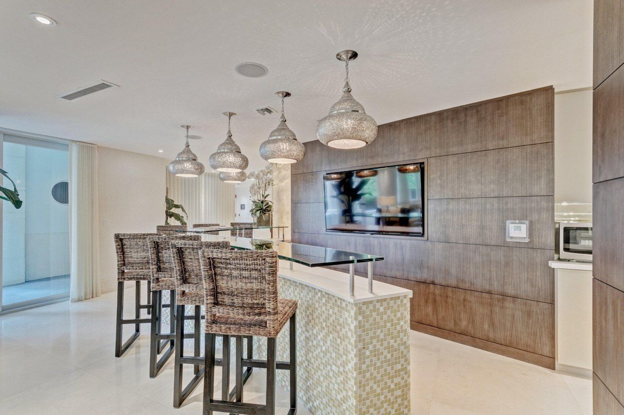 155 S Ocean Avenue, Unit 205, Palm Beach Shores, FL 33404 Photo