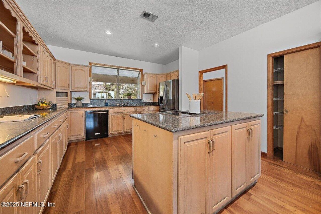 1879 Beach Avenue, Atlantic Beach, FL 32233 Photo