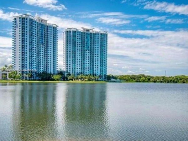 2641 N Flamingo Rd, Unit 802N, Sunrise, FL 33323